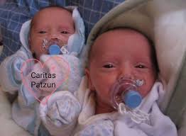 ❤️❤️EL ROSTRO DE LA ESPERANZA ❤️❤️ Gracias por compartirnos a estos bellos  gemelos #Patzuneros que nacieron sin ninguna complicación pese a que la  madre estaba infectada del COVID 19 ellos están estables