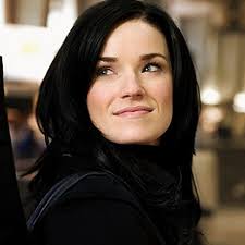 Listen to Andree Watters-Si Exceptionel by Sotreta in crooning w h i s p e  r i n g playlist online for free