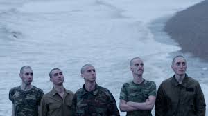 Blue and white family beach pictures. Monarchie Alltag Song Der Woche Fat White Family Whitest Boy On The Beach