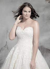9500 und 28 000 euro). Grosse Grossen Brautkleider Fur Kurvige Mollige Braute And Curvy Brides