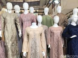 Model kebaya seragam trend 2021 untuk acara resmi. Tren Baju Lebaran 2021 Dress Model Ini Paling Banyak Dicari Di Thamrin City