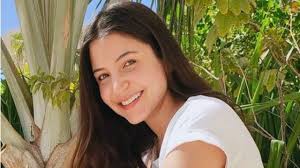 10,126,205 likes · 12,176 talking about this. Fact Check Is Viral Photo Of Anushka Sharma Holding A Baby At The Hospital Real