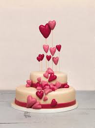 Das ergebnis sind traumhafte dekorationen für torten und kuchen, für alle anlässe wie hochzeiten und geburtstage. Hochzeitstorte Marzipan Ganz Einfach Selber Backen Und Dekorieren