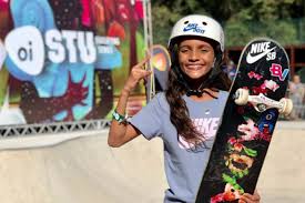 Rayssa leal has a net worth of nearly $100,000. Aos 12 Anos Skatista Rayssa Leal Se Divide Entre Vida De Crianca E Sonho Olimpico