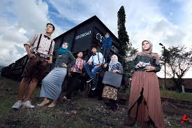 Banyak tema yang dapat kamu angkat untuk bts salah satunya horor. Foto Tahunan Tema Maskulin 10 Contoh Tema Buku Tahunan Yang Bagus Dan Tidak Terlupakan Karena Meski Ganteng Dan Maskulin Ternyata Dulu Mereka Lahir Sebagai Perempuan Deabisyanalkethara