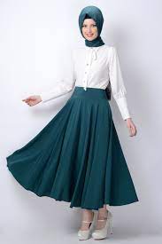 Yesil Renkli Tesettur Pileli Etek Modelleri Giyim Moda Stilleri Etek