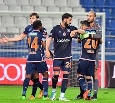 Henüz 20 yaşındadaki internacional ofansif orta saha oyuncusu. Giuliano Victor De Paula Giulianoficial Instagram Photos And Videos