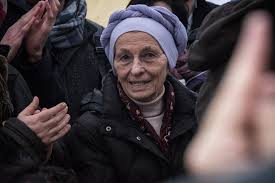 Visualizza altre idee su turbanti, bandane capelli, bandana. Emma Bonino Non Ho Figli Perche Non So Dire Per Sempre