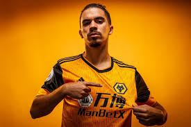 He is currently on loan at english premier league club wolverhampton wanderers from porto. Vitor Ferreira Apresentado No Wolverhampton Futebol Publico