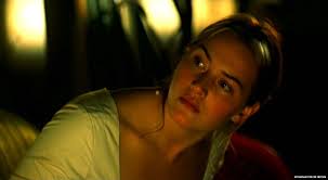 Holy smoke è una continua sorpresa, intriso di temi e ispirazioni narrati con ironia e partecipazione dalla campion (che padroneggia con bravura tutto il un altro bellissimo e raro personaggio per kate winslet: Dvd Screencaptures Holy Smoke 206 Kate Winslet Fan Photo Gallery