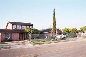 The quintanilla family went on to collaborate with netflix on selena: Selena S Parents Former Houses Selena Quintanilla Perez Selena Quintanilla Selena