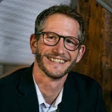 Darren Pelland's Instagram, Twitter & Facebook