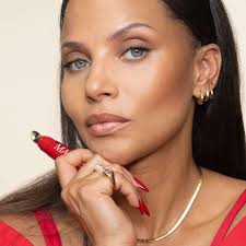 How I Shop: Debi Mazar