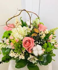 This bouquet is filled with bright same day flower delivery is available in the usa from our network of local florist partners. Brea Florist The English Garden Bouquet Brea Ca 92821 Ftd Florist Flower And Gift Delivery