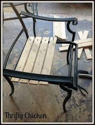 New Fresh Update For Old Patio Furniture Patio Furniture Makeover Lawn Furniture Pallet Furniture Outdoor