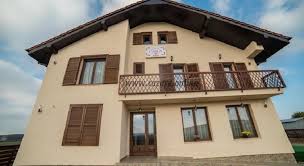 Bine ati venit la pensiunea miorita baile felix. Pensiunea Cara Hotel Motel Pensiune Vila