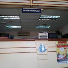 Dia tidak menjawab semua pertanyaan. Kaunter Pejabat Pertanyaan Tebedu Sarawak