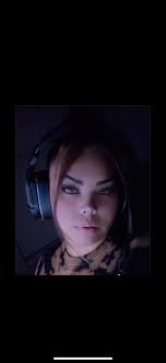 Hey yall follow for follow ? 💖 I love showing love to my new followers  also if ya down to run games lmk !!