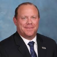 Dan Ecker's Instagram, Twitter & Facebook