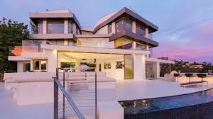 Idols is de nederlandse versie van het populaire programma pop idol en american idol. Reinout Oerlemans Haalt Zijn Luxe Villa In Los Angeles Uit De Verkoop Zie Foto S Bekende Buren