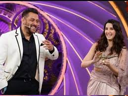 She comes from a moroccan canadian family, and was born and raised in canada, and despite being of moroccan canadian descent, she has also stated in some interviews that she considers herself an indian at heart. Nora Fatehi Teaches Salman Khan Her Famous Hook Steps At The Grand Finale Of Bigg Boss14 Watch Video Times Of India