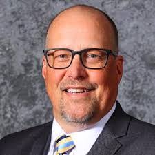 Kara Holland's Instagram, Twitter & Facebook