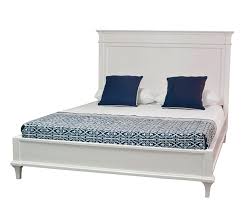 Hamptons furniture is inviting with comfortable cushioned sofas, coastal inspired occasional chairs, nautical artworks, traditional pendant lighting and organic patterned rugs. Hampton Bed Queen