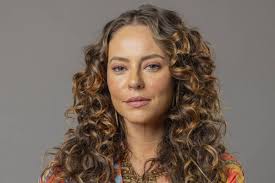 Paolla Oliveira reclama de vídeo falso com sua imagem - 07052024 -  Ilustrada - Folha