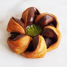 Coup De Cœur Pour Les Excellentes Viennoiseries D Olivier Magne Meilleur Ouvrier De France Boulanger Ici La Rosace Breakfast Pastries Food Dessert Bread