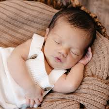 Everett Cole Hayes 🤎 11/09/2025 our hearts are so full 🤍🧸