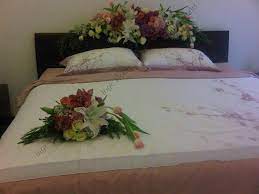 Pin By Nia Alfarizky On Wedding Room Decoration Wedding Bedroom Bedroom Decor Decor