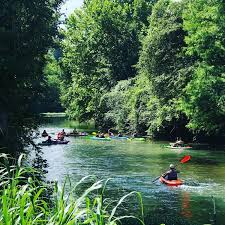Many anglers opt to fish from a canoe or kayak, which can present the challenge of coordinating casting, paddling, and dodging obstacles all at once. Kayaking In North Alabama