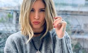 Πρόκειται για το δεύτερο παιδί του ζευγαριού, καθώς έχουν και έναν γιο, τον. Ogv40noobqnem