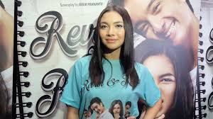 Jalinan asmara giorgino abraham dan angela gilsha berhasil mencuri perhatian netizen. Putus Dari Giorgino Abraham Angela Gilsha Kapok Punya Pacar Artis Okezone Celebrity