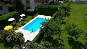 Das bad ist direkt in der schule. Unser Schwimmbad Garni Schonbrunn Tirolo Dorf Tirol Holidaycheck Sudtirol Italien
