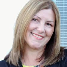 Larissa Ho (@pistachiopeach)