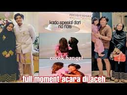 Harris vriza dan ria ricis makan di pinggir jalan ria ricis sakit harris vriza khawatir ady sky jadi juru bicara harris vriza dan ria ricis basket challenge with ricis factory penampakan di rumah ricis. Full Moment Ria Ricis Harris Vriza Di Aceh Youtube