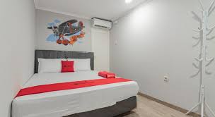 Cuma perlu diperhatikan kebersihan bantal, sarung bantal, sprai dan selimut nya aja. Reddoorz Near Lembang Park Zoo Hotel Bandung Deals Photos Reviews