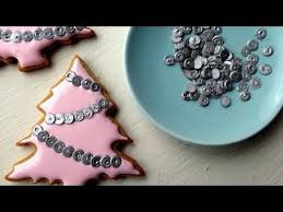 How To Make Edible Sequins Using Royal Icing Cookie Recipes Decorating Cookie Decorating Royal Icing