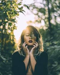 8 Useful Travel Photography Tips For Improving Your Photos Dorawang Blog Portrait Photography Nature Photoshoot Photography Poses Women