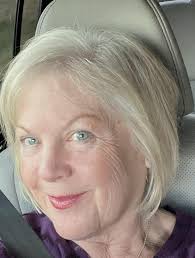 Reviews of Through the Looking Glass Salon & Spa