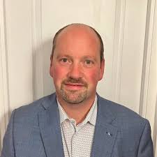 Changement de marque...une grande fierté de rejoindre Porsche Mulhouse. Je  quitte mes fonctions chez Audi en n'y laissant que des ami(e)s, merci à  tous. Un challenge énorme...au boulot!!