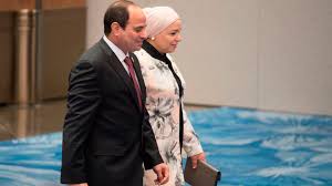 وأضاف السيسي، عبر صفحته علي فيسبوك، لقد نجح المصريون اليوم في إنهاء أزمة السفينة الجانحة بقناة السويس رغم التعقيد الفني الهائل الذي أحاط بهذه العملية من كل. Ø§Ù†ØªØµØ§Ø± Ø§Ù„Ø³ÙŠØ³ÙŠ ØªÙ†Ø´Ø± ØµÙˆØ±Ø§ Ù†Ø§Ø¯Ø±Ø© Ù„Ø±Ø¦ÙŠØ³ Ù…ØµØ± ÙˆØªØ±Ø¯ Ø¹Ù„Ù‰ Ø³Ø¤Ø§Ù„ Ø¥Ù† ØºÙŠ Ø±Øª Ø¯Ø¨Ù„Ø© Ø®Ø·ÙˆØ¨ØªÙ‡Ø§ Cnn Arabic