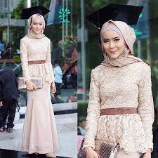 Beli model terusan kebaya model & desain terbaru harga murah 2021 di tokopedia! 12 Inspirasi Rok Mermaid Inilah Tren Terkini Gaya Bawahan Ala Putri Duyung Untukmu Yang Berhijab