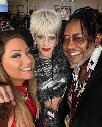 Samantha Daly's Instagram, Twitter & Facebook