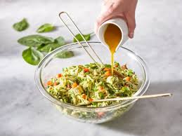 Salade D Orzo Et De Poulet A L Erable Recipe Orzo Delicious Salads How To Cook Orzo