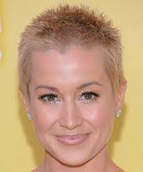 Epingle Sur Coupe Courte Pixie