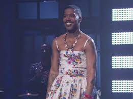 The internet was in an uproar after rapper singer kid cudi decided to wear a dress on saturday night live last night. Cscpih6miwpqhm