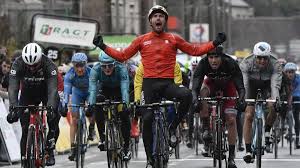 Colbrelli wint in lugano, fiek belandt in het meer. Der Pfeil Von Brabant Sonny Colbrelli Schlagt Titelverteidiger Petr Vakoc Eurosport