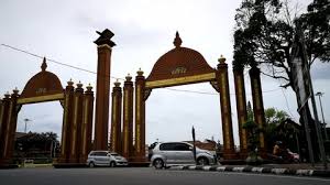 Pintu besar tempat keluar masuk (halaman, kota, dsb); Sultan Ismail Stock Video Footage 4k And Hd Video Clips Shutterstock